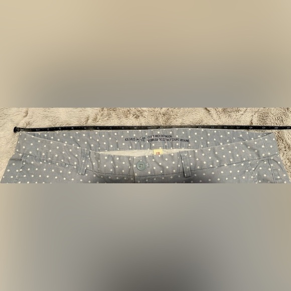 GAP Khakis By Gap Light Blue Polka Dot Bermuda Shorts - Picture 4 of 9